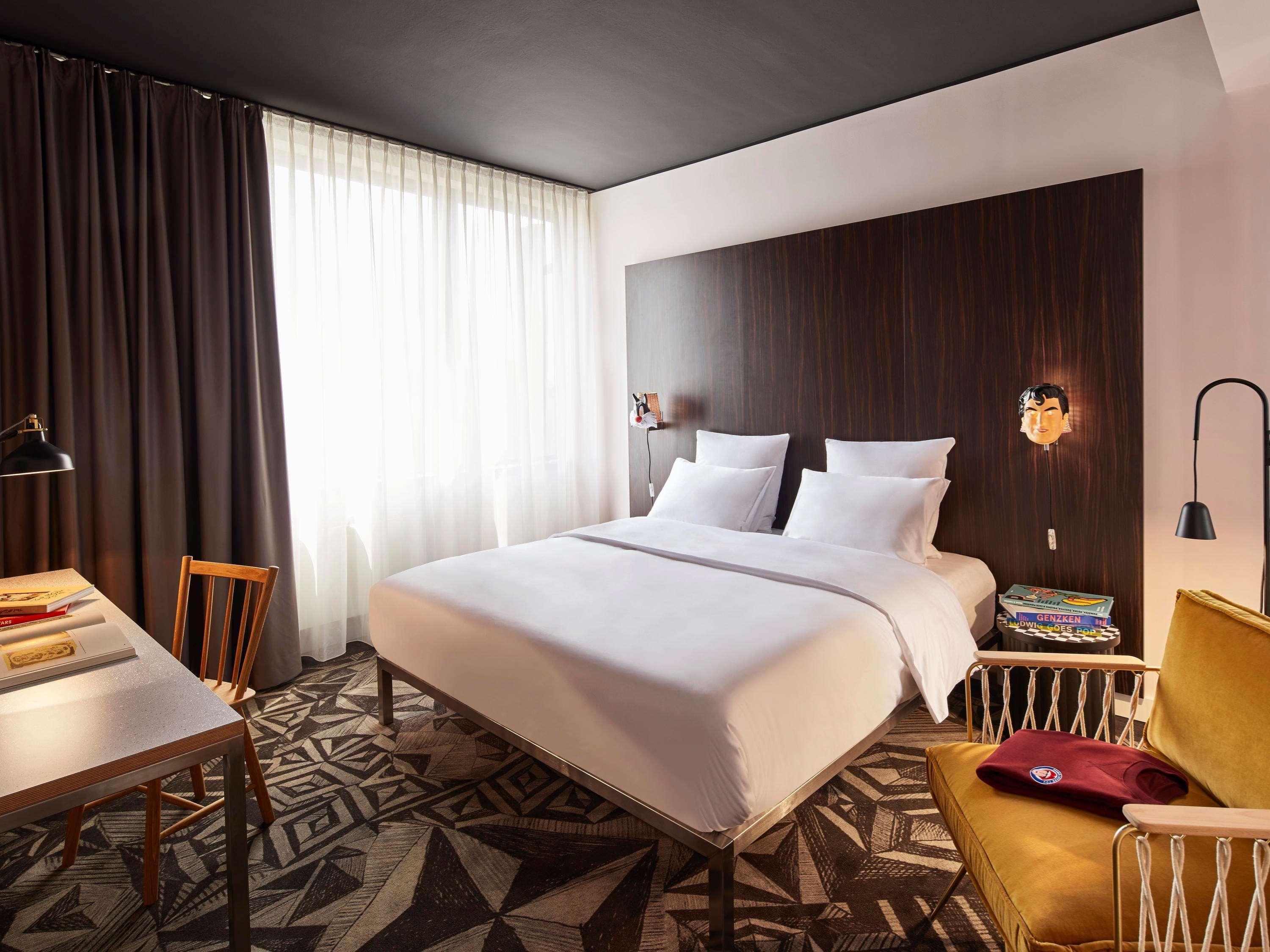 มาม่า เชลเตอร์ ปร้าก Hotel ปราก ภายนอก รูปภาพ
